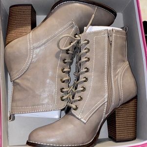 Candie’s boots
